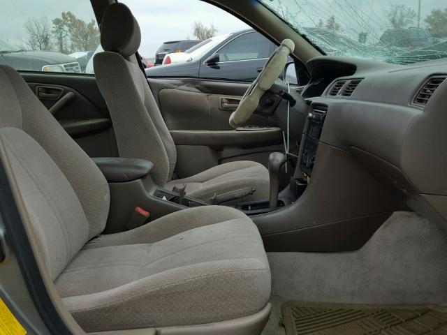 JT2BF28K7Y0244922 - 2000 TOYOTA CAMRY LE 灰色 照片 5