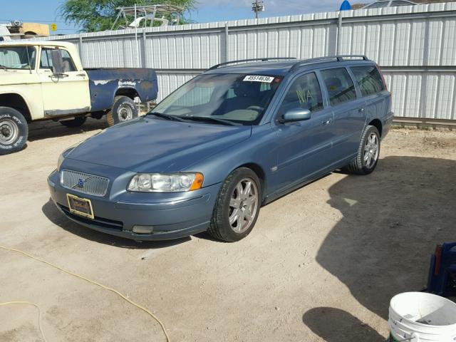 YV1SW592252460078 - 2005 VOLVO V70 FWD BLUE photo 2