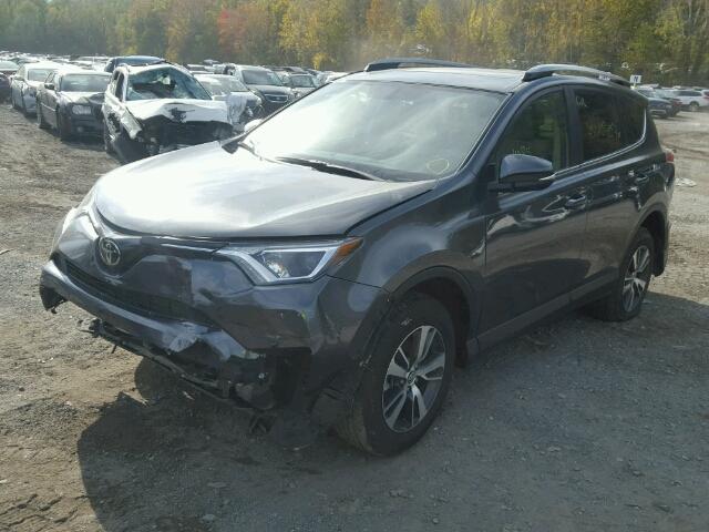 JTMRFREV2HD207847 - 2017 TOYOTA RAV4 灰色 照片 2