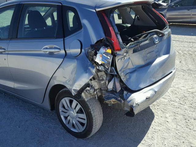 3HGGK5H56HM704025 - 2017 HONDA FIT LX SILVER photo 9