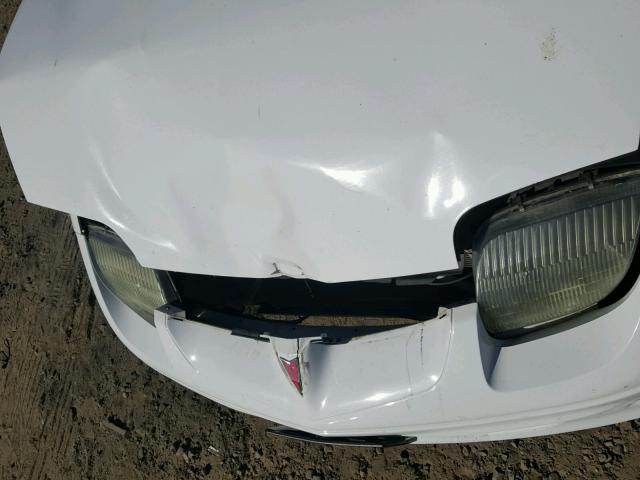 1G2JB524617311098 - 2001 PONTIAC SUNFIRE SE WHITE photo 9