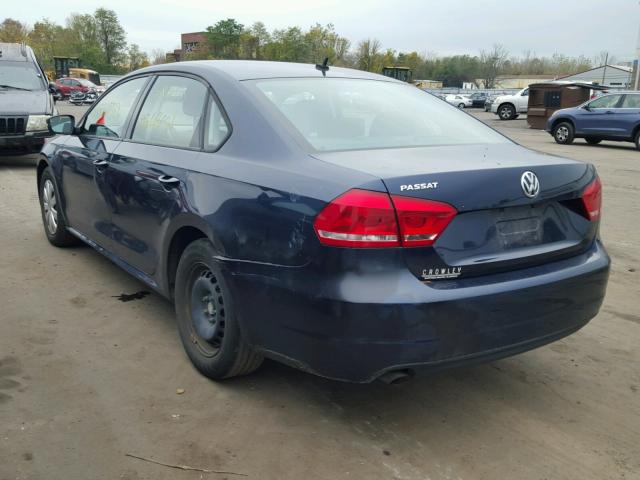 1VWAP7A30DC137555 - 2013 VOLKSWAGEN PASSAT S أزرق صورة 3