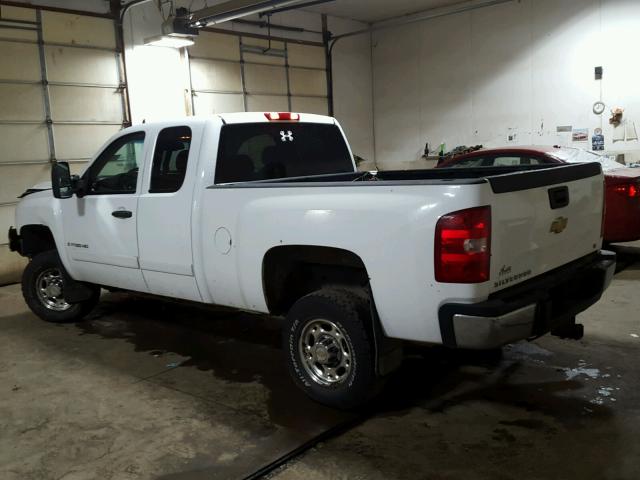 1GCHK29K18E157421 - 2008 CHEVROLET SILVERADO WHITE photo 3