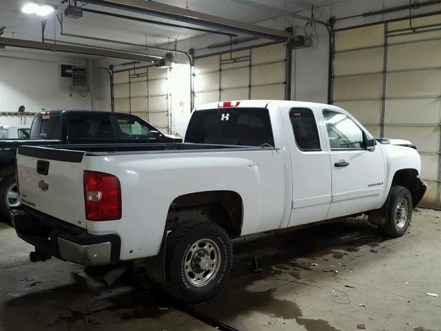 1GCHK29K18E157421 - 2008 CHEVROLET SILVERADO WHITE photo 4