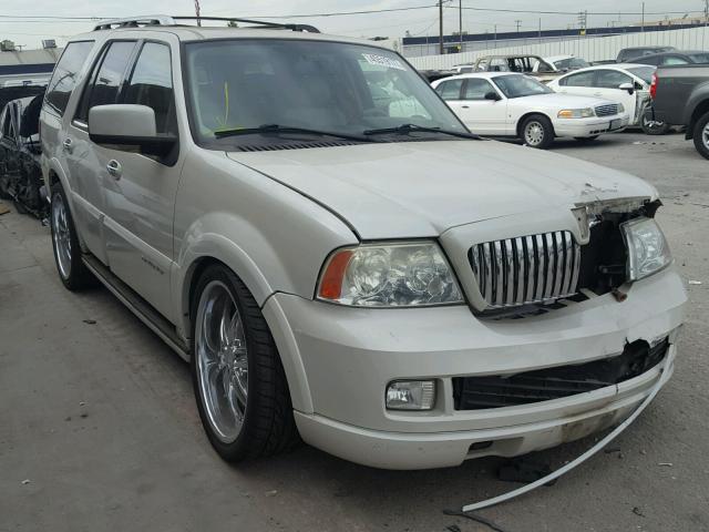 5LMFU27506LJ01275 - 2006 LINCOLN NAVIGATOR WHITE photo 1
