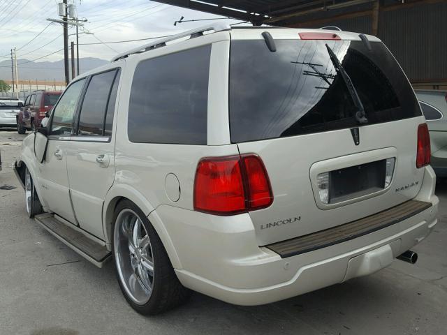 5LMFU27506LJ01275 - 2006 LINCOLN NAVIGATOR WHITE photo 3