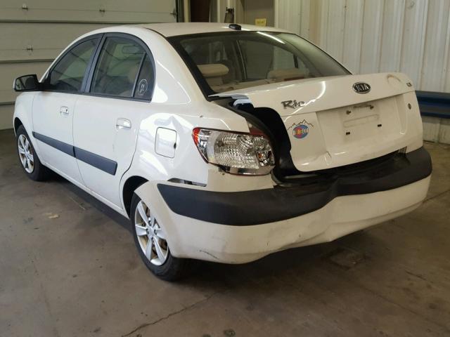 KNADE223196523900 - 2009 KIA RIO BASE WHITE photo 3