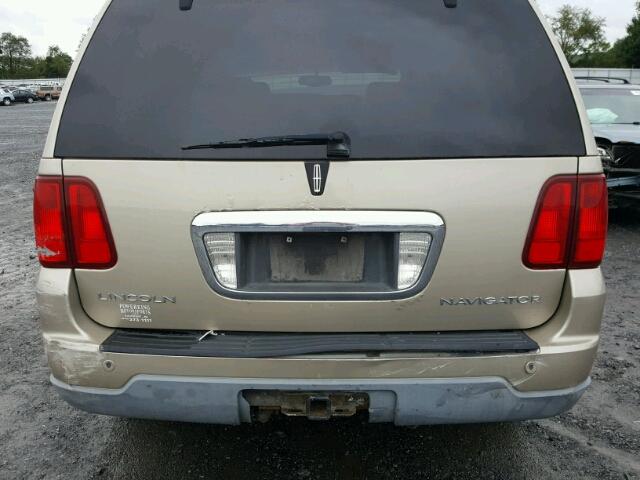 5LMFU28R14LJ40682 - 2004 LINCOLN NAVIGATOR Braun Foto 9