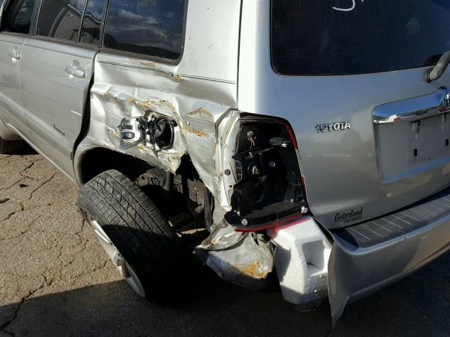 JTEDW21A060015198 - 2006 TOYOTA HIGHLANDER SILVER photo 9