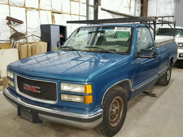 1GTGC24R4WZ541731 - 1998 GMC SIERRA BLUE photo 2