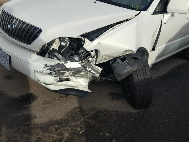 JT6GF10U2Y0061794 - 2000 LEXUS RX 300 WHITE photo 9