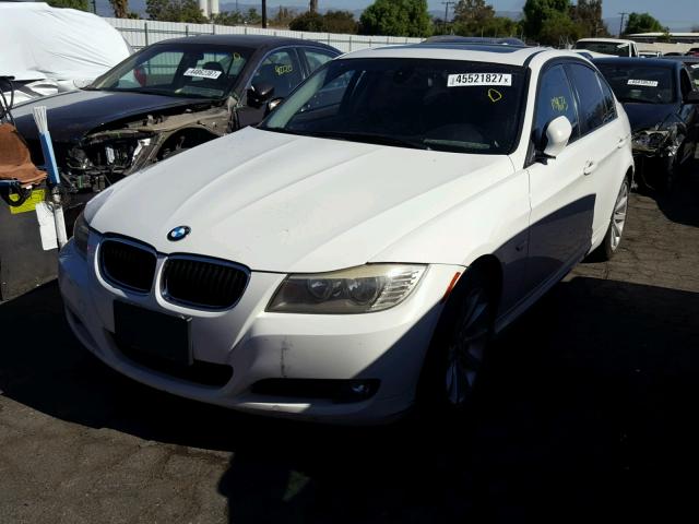 WBAPH5C54BA447419 - 2011 BMW 328 I SULE WHITE photo 2