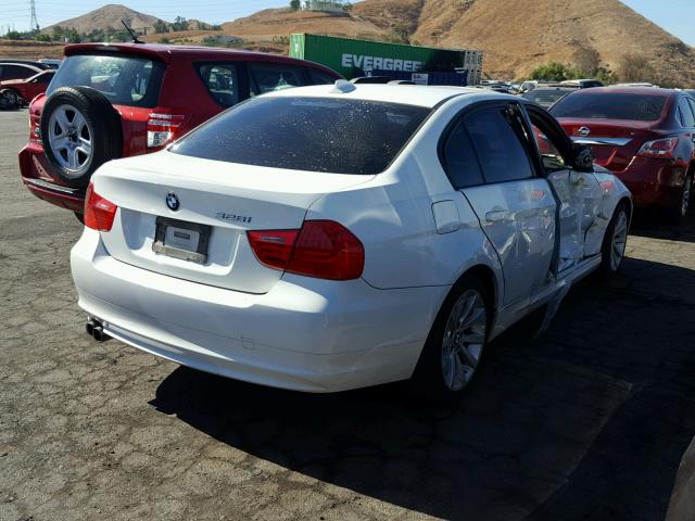 WBAPH5C54BA447419 - 2011 BMW 328 I SULE WHITE photo 4