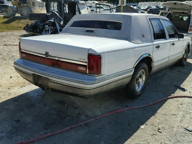 1LNLM82W1NY628655 - 1992 LINCOLN TOWN CAR S WHITE photo 4