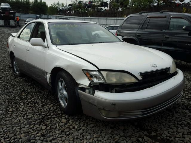 JT8BF28G4X0170777 - 1999 LEXUS ES 300 WHITE photo 1