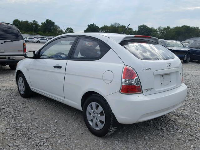 KMHCM36C18U067162 - 2008 HYUNDAI ACCENT GS WHITE photo 3