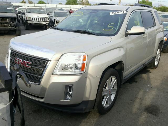 2CTFLGEY5A6228341 - 2010 GMC TERRAIN SL GOLD photo 2