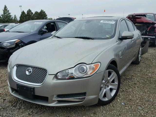 SAJWA0FA8AHR70691 - 2010 JAGUAR XF LUXURY SILVER photo 2