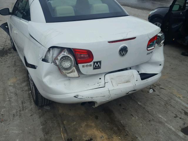 WVWFA71F69V010762 - 2009 VOLKSWAGEN EOS LUX 白色 照片 9