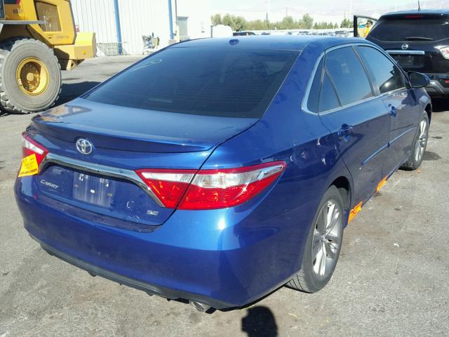 4T1BF1FKXFU964883 - 2015 TOYOTA CAMRY LE 蓝色 照片 4
