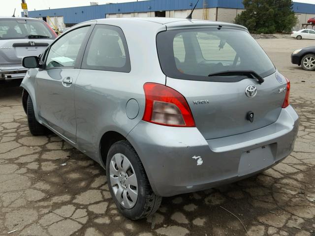 JTDJT923385187272 - 2008 TOYOTA YARIS SILVER photo 3