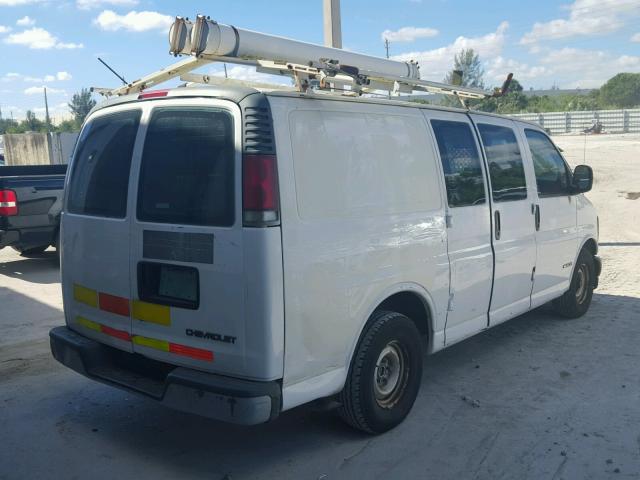 1GCEG15W9V1077634 - 1997 CHEVROLET EXPRESS G1 WHITE photo 4