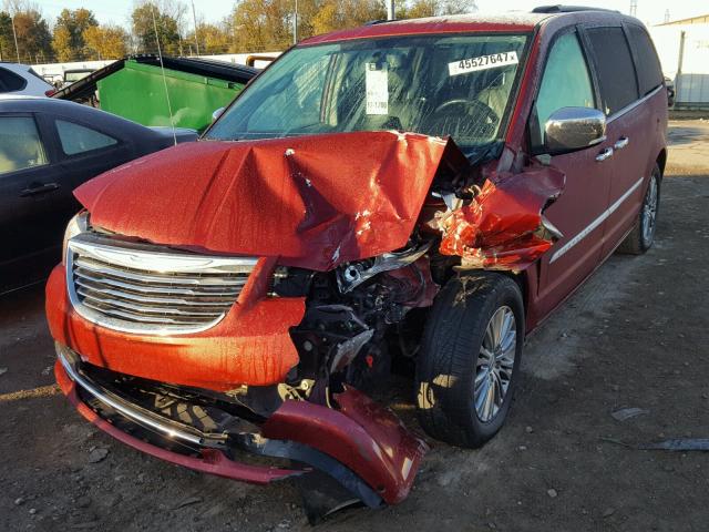 2C4RC1CG9DR777270 - 2013 CHRYSLER TOWN & COU RED photo 2