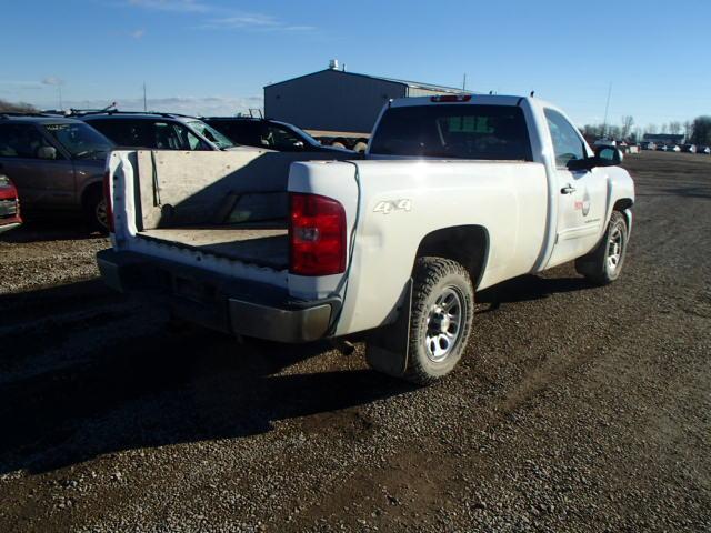 1GCNKSE0XBZ333812 - 2011 CHEVROLET SILVERADO WHITE photo 4