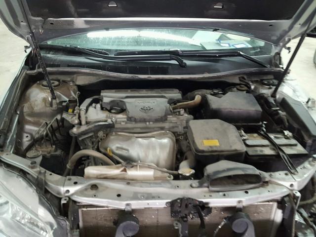 4T1BF1FK5FU950082 - 2015 TOYOTA CAMRY LE 银色 照片 7