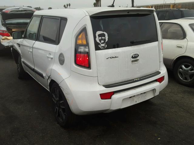 KNDJT2A27B7263457 - 2011 KIA SOUL + WHITE photo 3