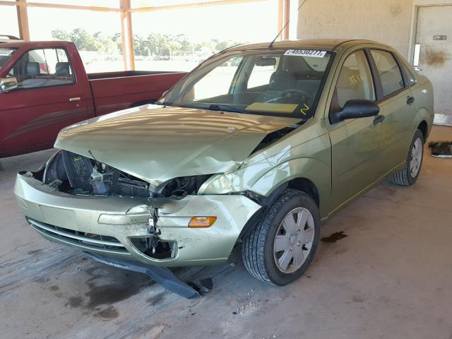 1FAFP34NX7W163913 - 2007 FORD FOCUS ZX4 GREEN photo 2