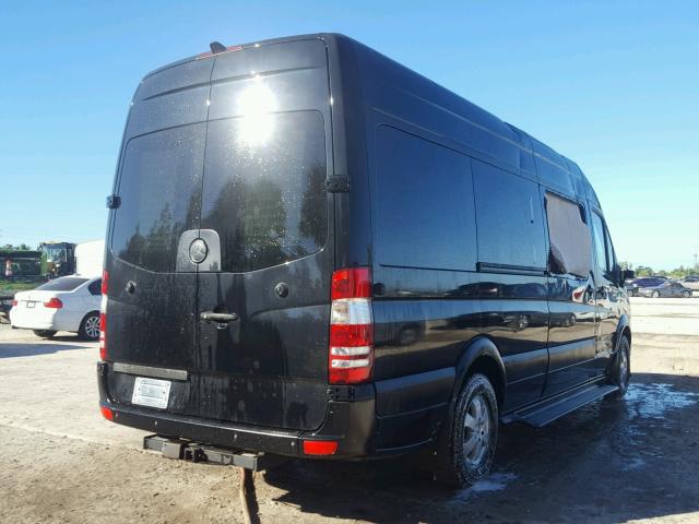 WD3PE8CD4C5669323 - 2012 MERCEDES-BENZ SPRINTER 2 BLACK photo 4