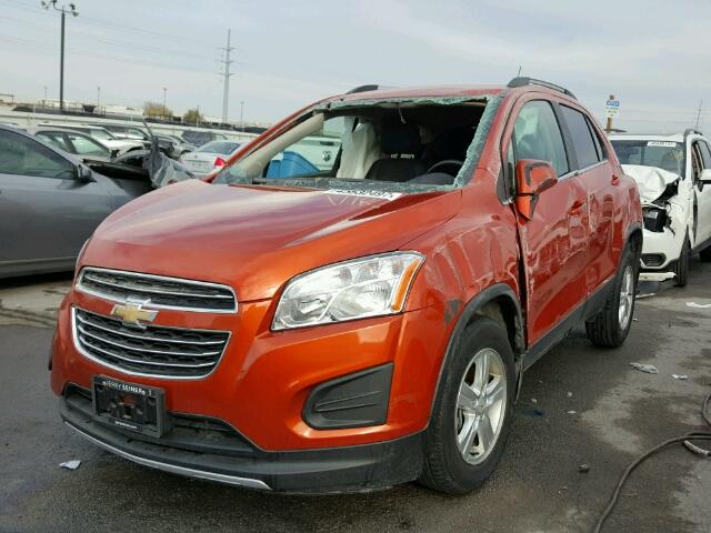 KL7CJPSB2GB675507 - 2016 CHEVROLET TRAX 1LT ORANGE photo 2