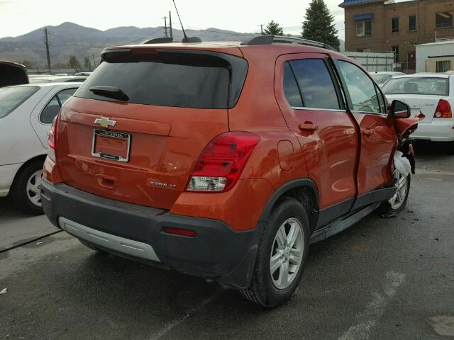 KL7CJPSB2GB675507 - 2016 CHEVROLET TRAX 1LT ORANGE photo 4