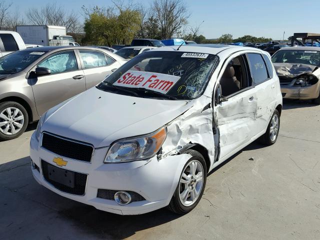 KL1TG6DE8BB253812 - 2011 CHEVROLET AVEO LT WHITE photo 2