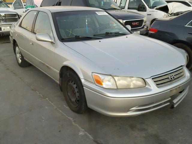 4T1BG22K6YU005380 - 2000 TOYOTA CAMRY CE SILVER photo 1