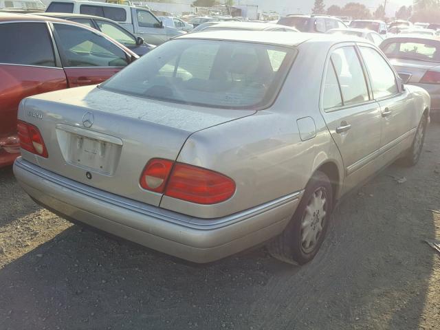 WDBJF82F0WX007113 - 1998 MERCEDES-BENZ E 320 4MAT BEIGE photo 4