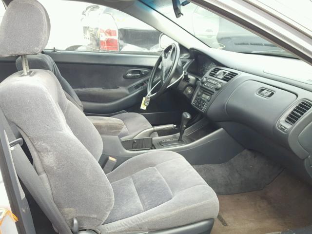 1HGCG3256YA032896 - 2000 HONDA ACCORD GRAY photo 5