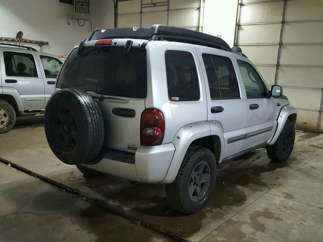 1J4GL38K24W158754 - 2004 JEEP LIBERTY RE SILVER photo 4