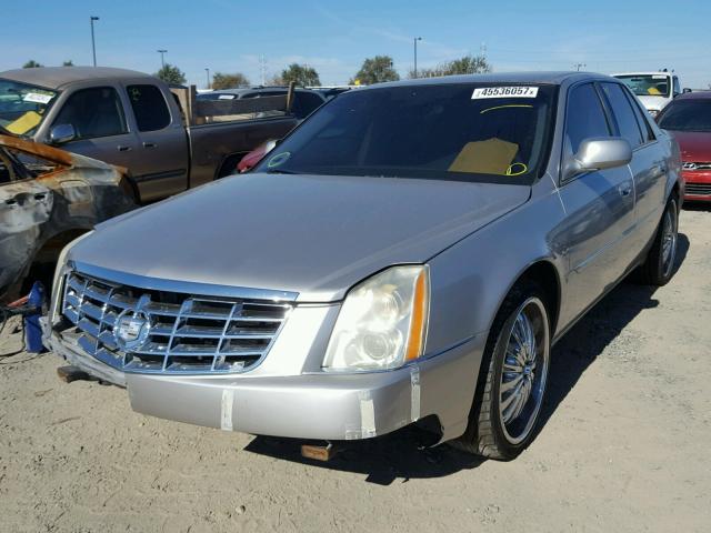 1G6KD57Y67U169810 - 2007 CADILLAC DTS SILVER photo 2