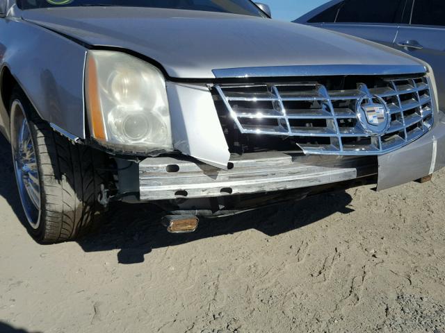 1G6KD57Y67U169810 - 2007 CADILLAC DTS SILVER photo 9