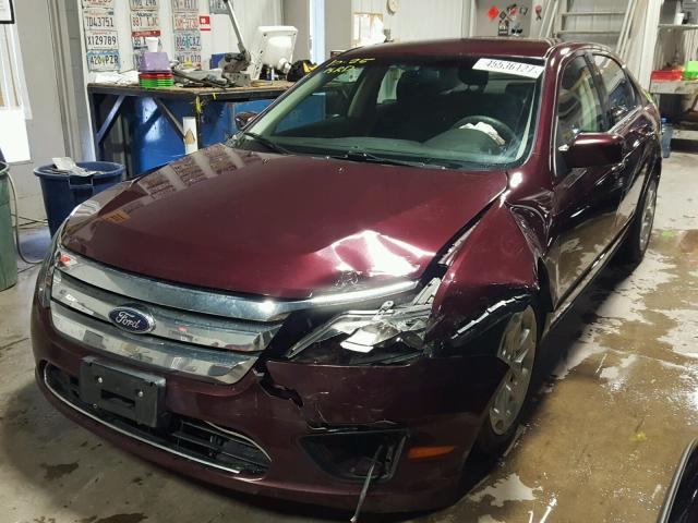 3FAHP0HAXBR114611 - 2011 FORD FUSION MAROON photo 2