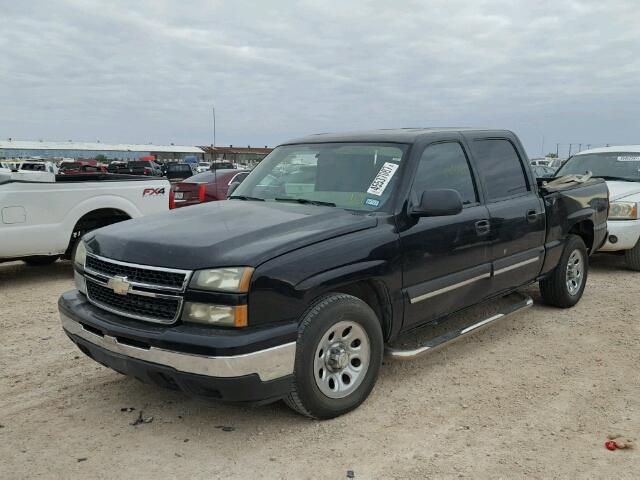 2GCEC13V561347461 - 2006 CHEVROLET SILVERADO BLACK photo 2