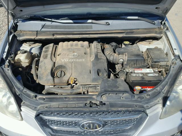 KNAFG526777105671 - 2007 KIA RONDO LX SILVER photo 7