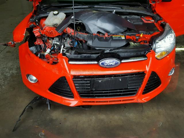 1FAHP3M2XCL338705 - 2012 FORD FOCUS SEL RED photo 7