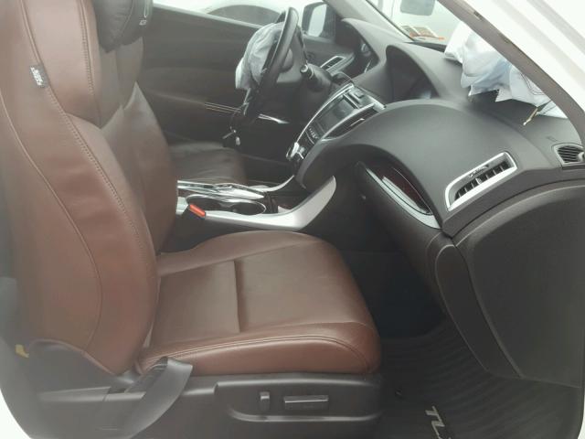 19UUB2F52GA012103 - 2016 ACURA TLX TECH WHITE photo 5