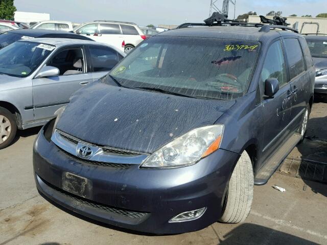 5TDZK22C68S130040 - 2008 TOYOTA SIENNA XLE BLUE photo 2