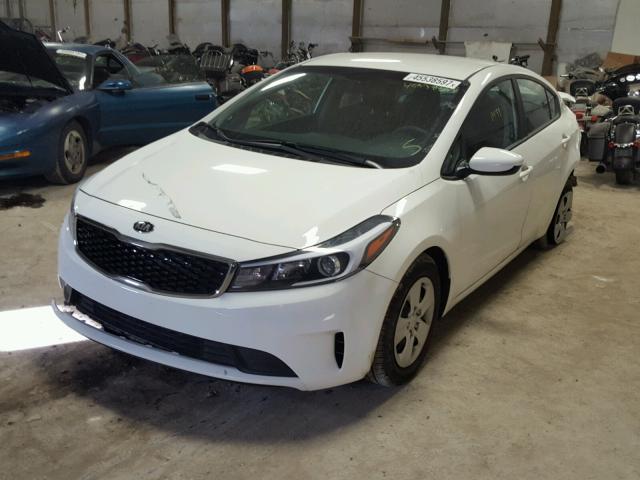 3KPFK4A79HE031547 - 2017 KIA FORTE LX WHITE photo 2