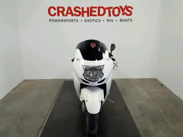 JH2SC350XXM200095 - 1999 HONDA CBR1100 XX WHITE photo 2