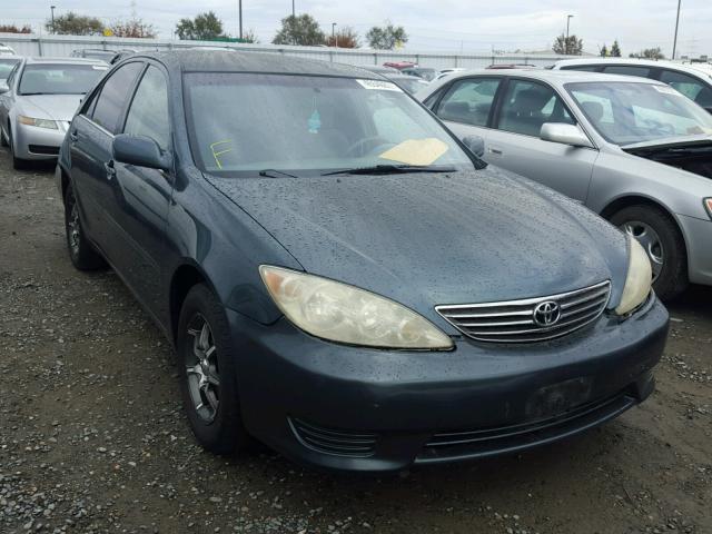 4T1BE30KX5U027618 - 2005 TOYOTA CAMRY LE GREEN photo 1